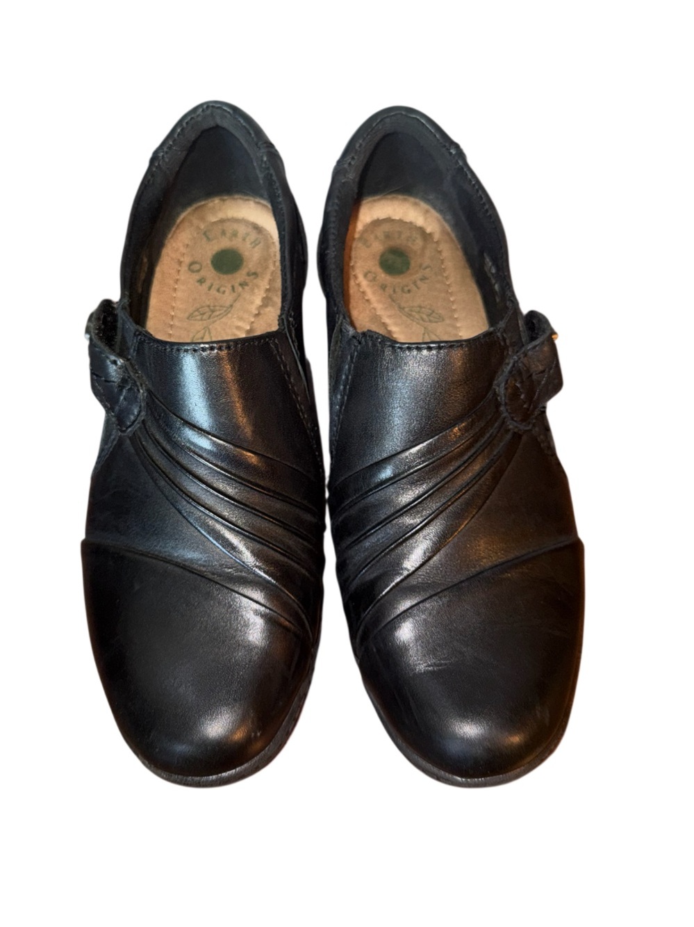Earth Origins Madison Black Leather Slip-On Loafers with Pleated Detail-Size 7